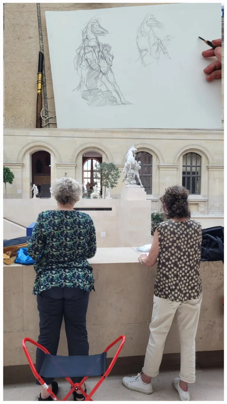 deux élèves d'un autre atelier qui se retrouvent au Louvre